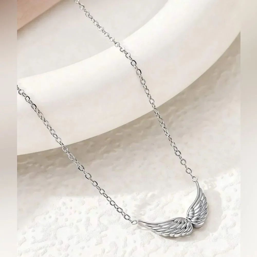 Wing Pendant Necklace #2035
